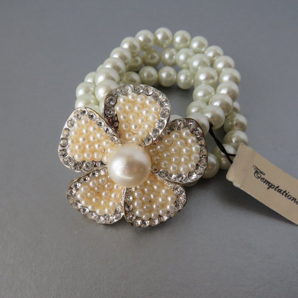 NWT Temptations Faux Pearl Triple Strand Expandable Flower Bracelet - Picture 3 of 10